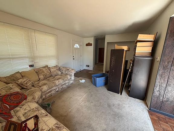 3rd image of 161 Briarwood Ct
