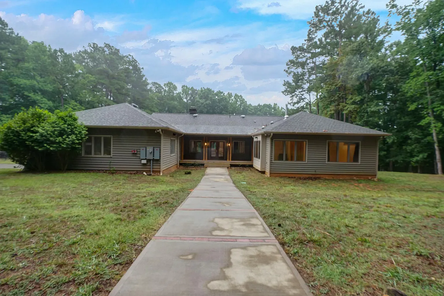 3 bed, 4.5 bath, 3919 sqft, $4,250 — Photo 4