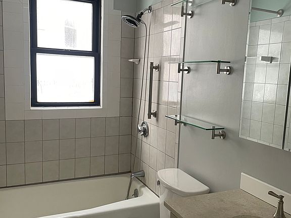 4th image of 54 Burnham St #1