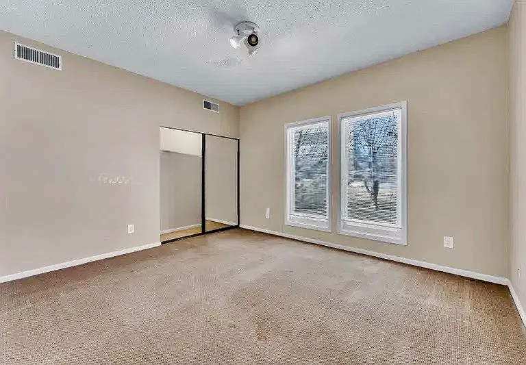 930 E Primrose St #4 — Photo 5