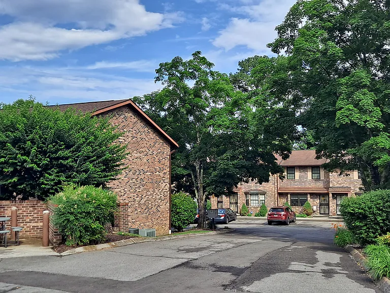 810 Highland Dr #303 — Photo 22