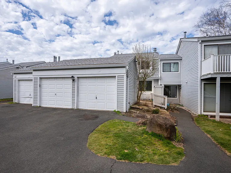 6 Peddlars Dr #6 — Photo 2