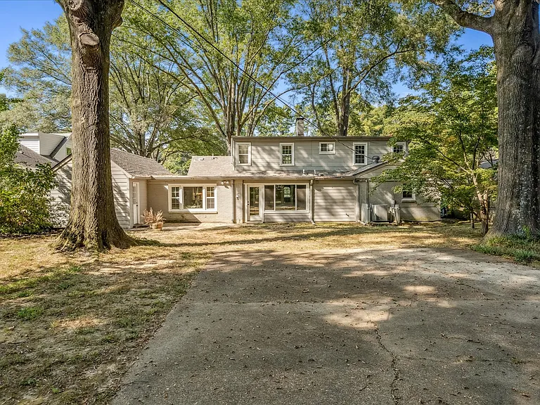 4525 Sequoia Rd — Photo 35