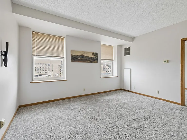 139 N 11th St #1003 — Photo 4