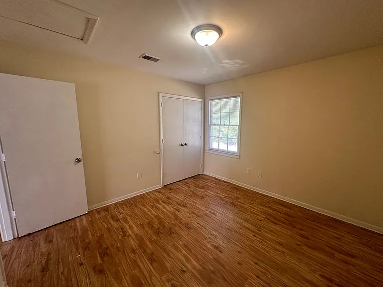 801 Montclair Dr — Photo 14