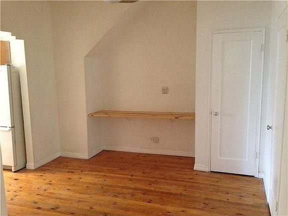 2nd image of 1135 Meridian Ave APT 2