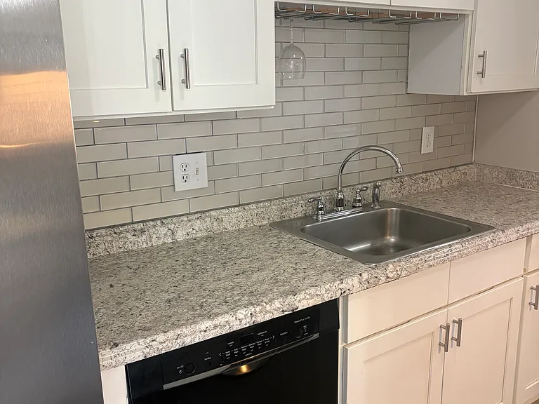 416 Chinaberry Ct — Photo 4