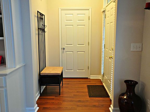 3rd image of 1552 Settlers Walk Ct SW