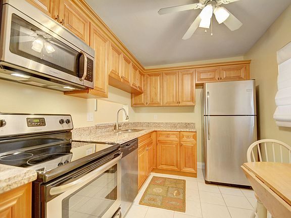 5th image of 5280 Las Verdes Cir APT 313