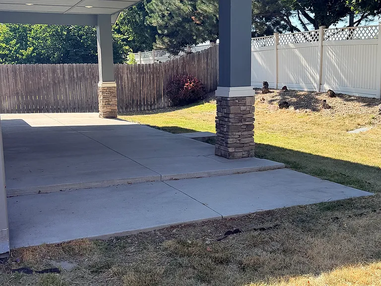 1010 E Mystery Dr — Photo 2