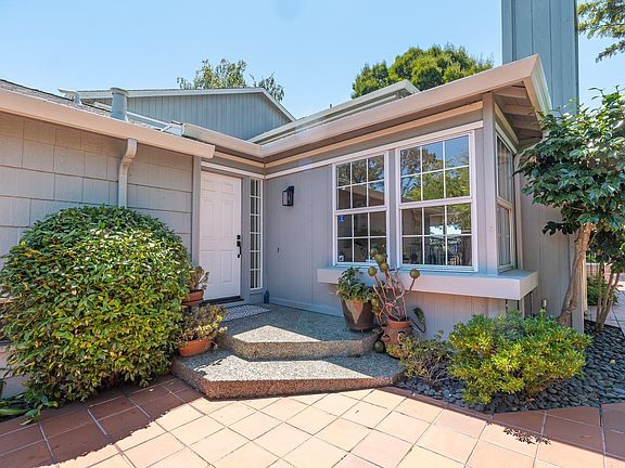3rd image of 35 Newport Way