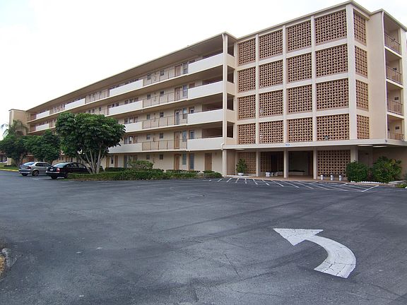 2nd image of 950 Hillcrest Dr APT 509