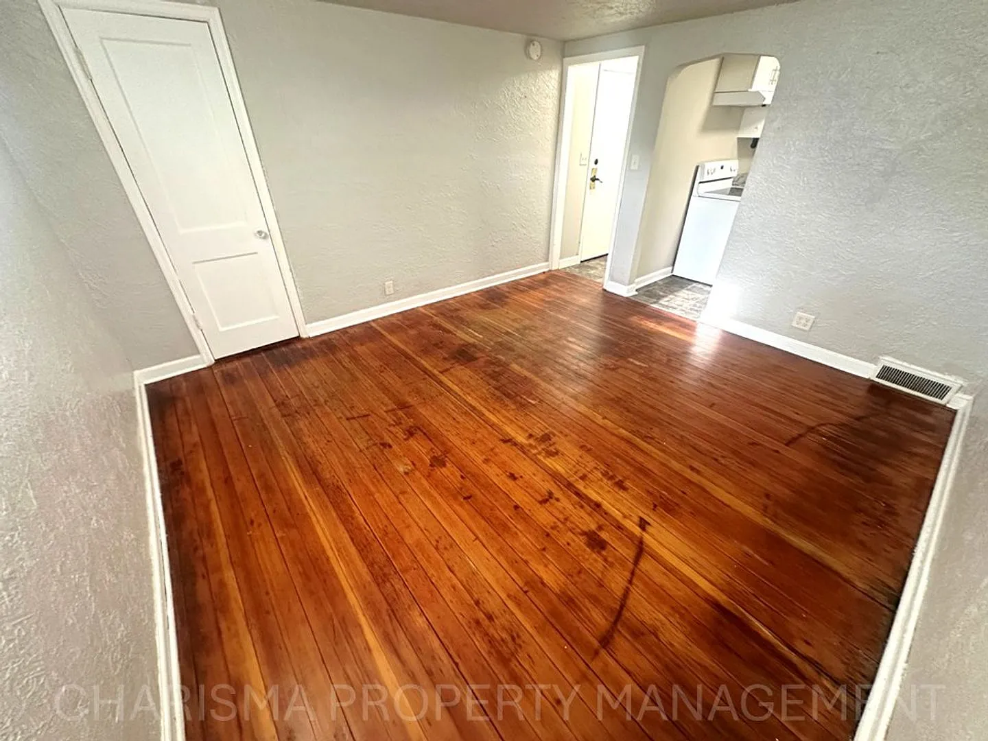 917 Plex — Photo 2