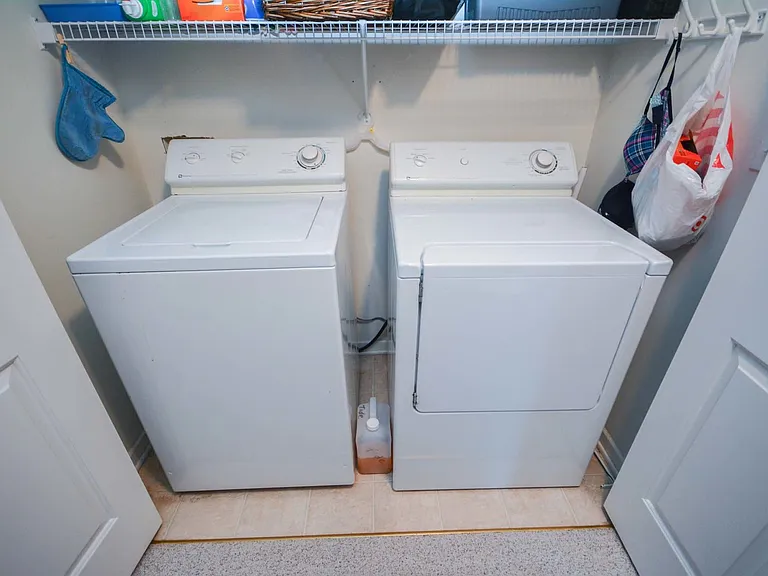 4458 Meadow Lakes Dr NW — Photo 18