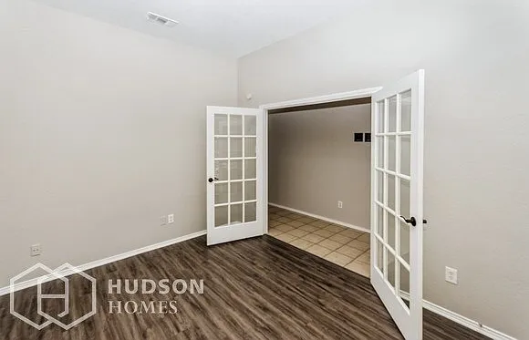 628 Saint Eric Dr — Photo 8
