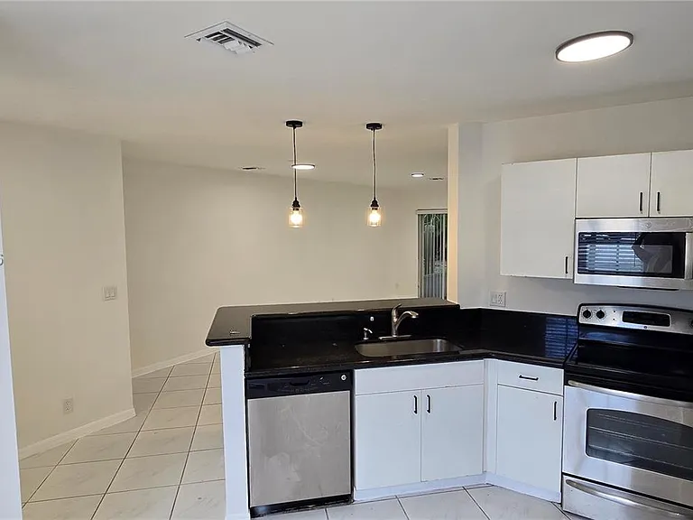 1455 SW 48th Ter #1455 — Photo 3