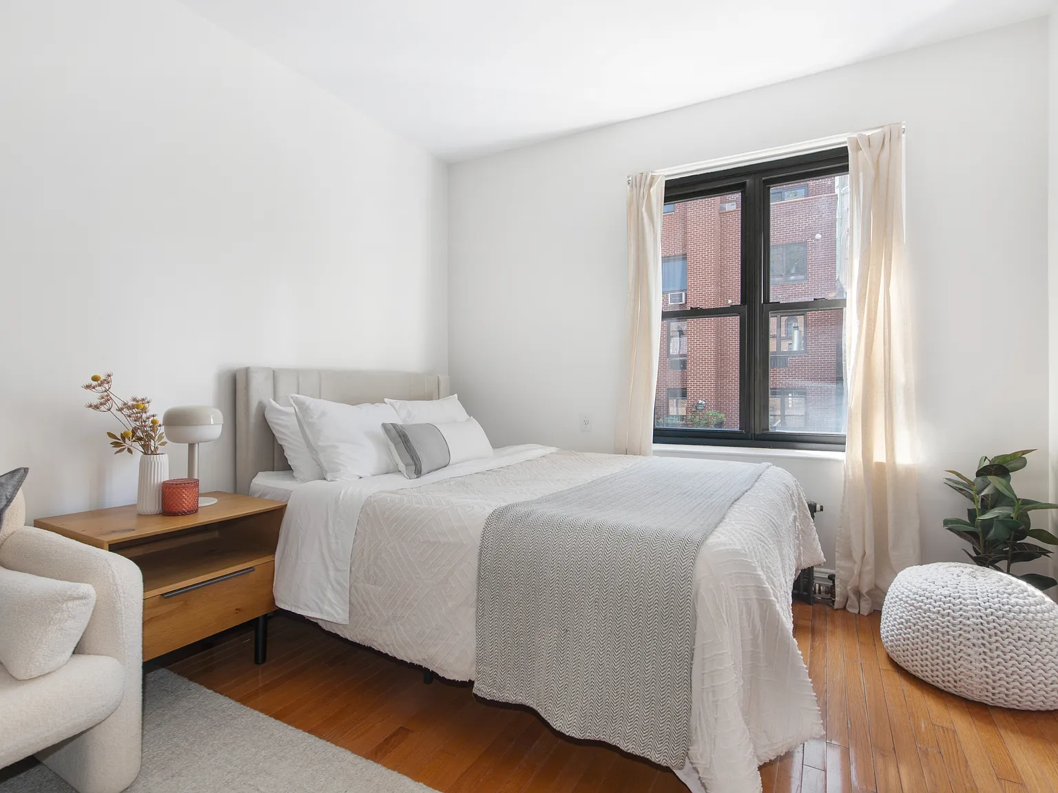 312 West 23rd Street — Photo 2