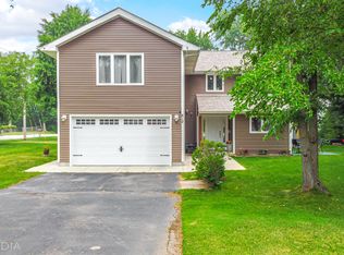 812 East Blvd, McHenry, IL 60051