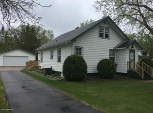 412 6th St NE, Fosston, MN 56542