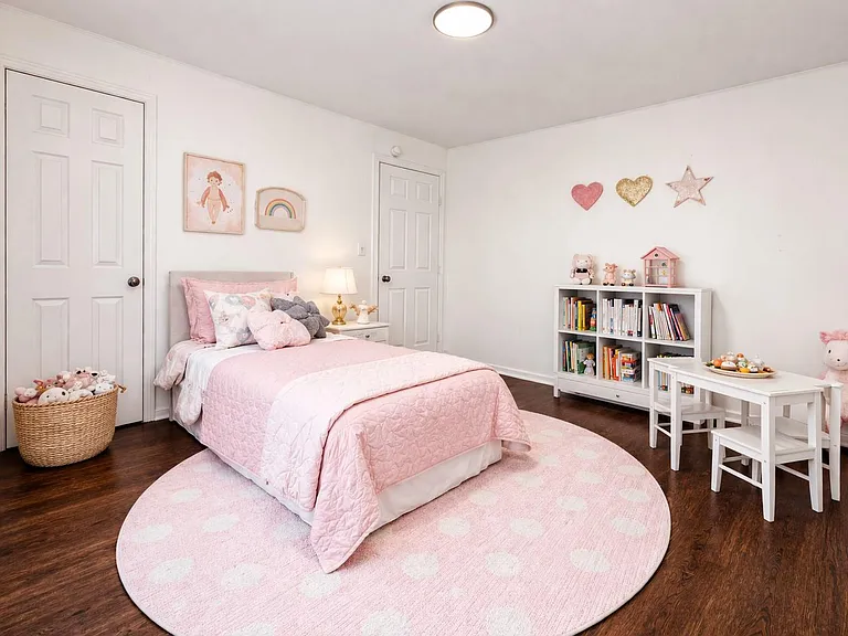 209 W Alfred St — Photo 11