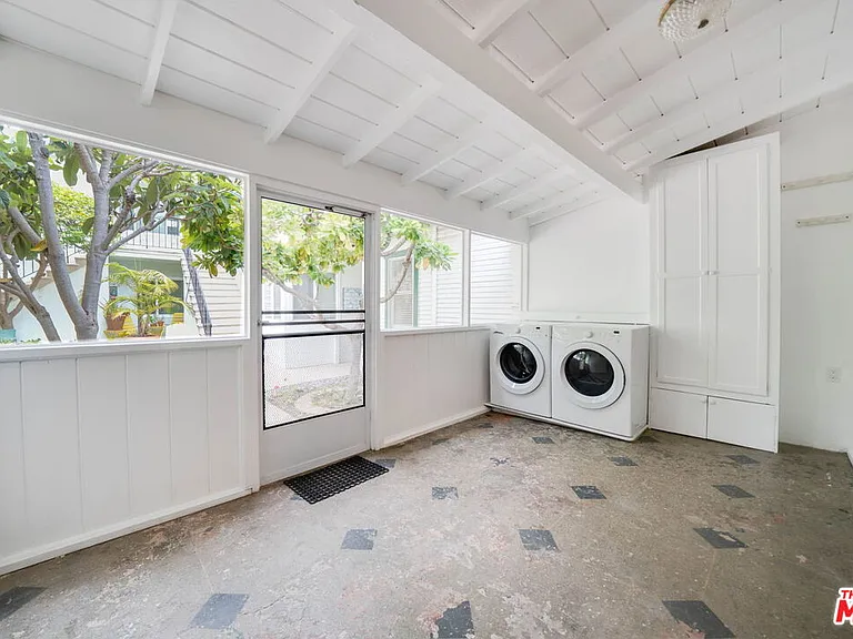 729 9th St #FRONTHOUSE — Photo 8