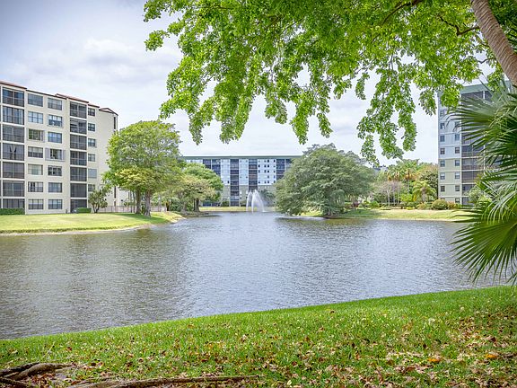 5th image of 2221 Cypress Island Dr APT 408