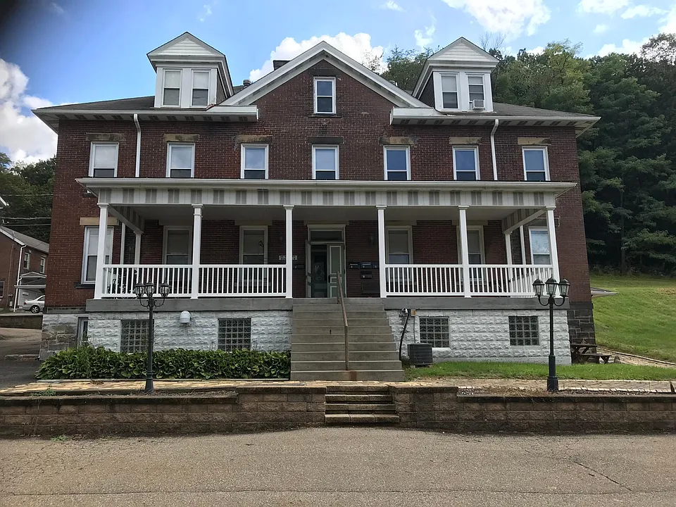 25 Main St