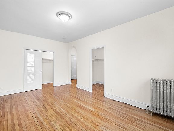 5th image of 2715 N Milwaukee Ave #1406
