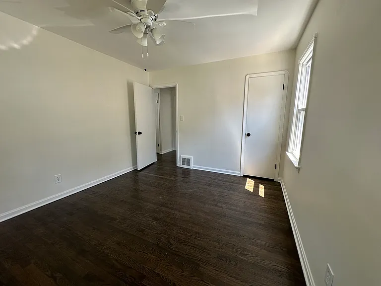 8006 Essen Ave — Photo 13