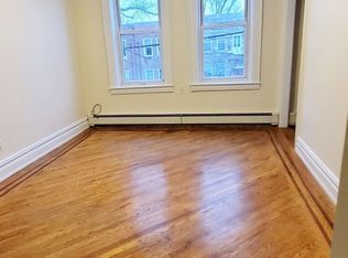 30-27 48th St #2FF, Astoria, NY 11103