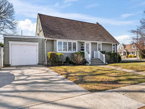310 Clark Boulevard, Massapequa Park, NY 11762