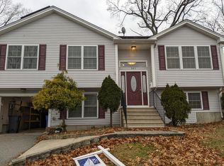 141 Whiting St, Cranston, RI 02920