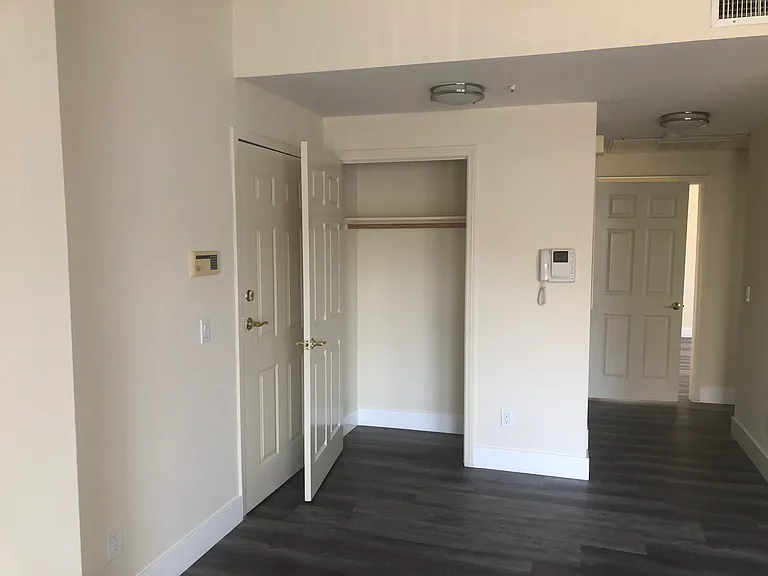 1426 Brockton Ave — Photo 4