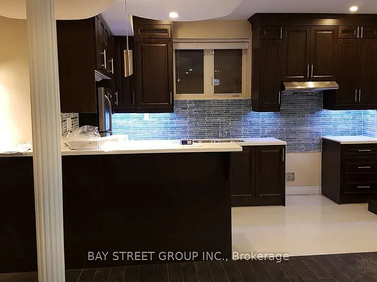 209 Kentland St — Photo 2