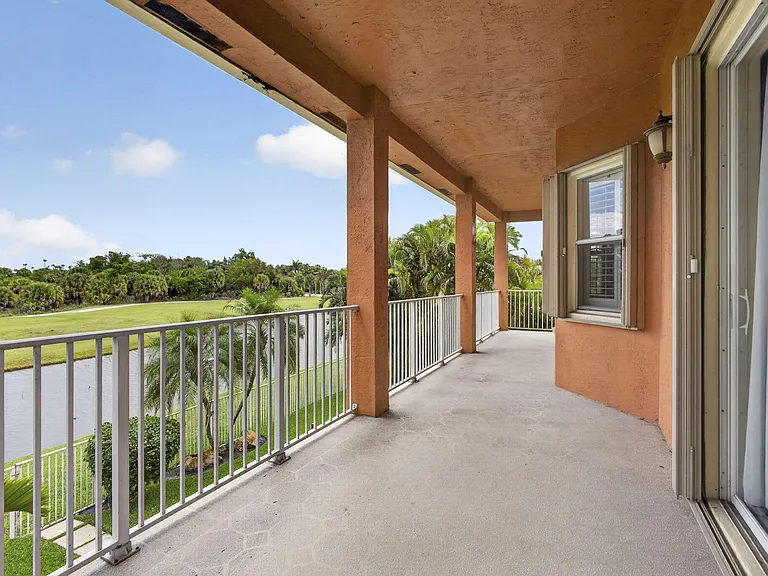 1724 Annandale Cir — Photo 52