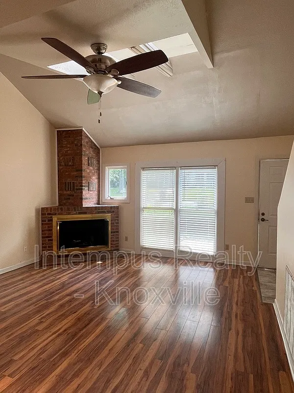 2 bed, 2.0 bath, $1,850 — Photo 4