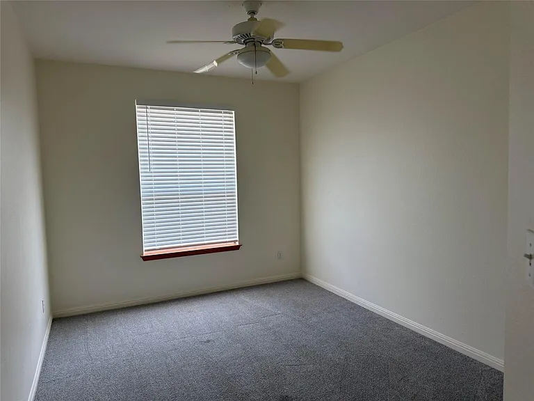 1511 Homewood Cir — Photo 16