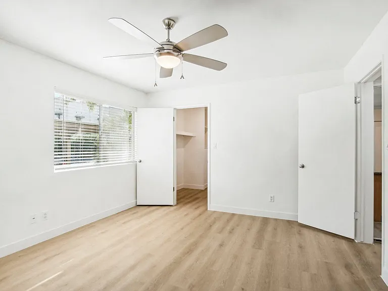 The Viridian Apartments — Photo 8