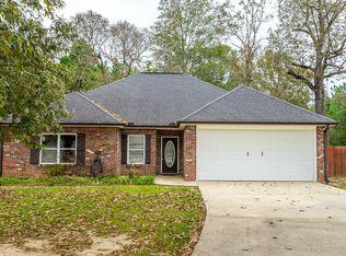 34 W Crockett Dr, Sumrall, MS 39482