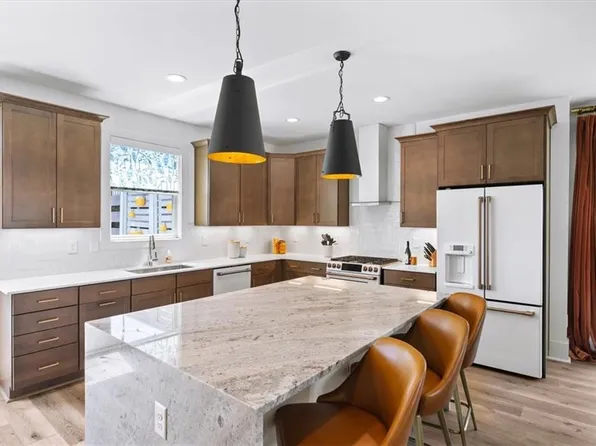 301 Penny Ct, Sandy Springs, GA 30328