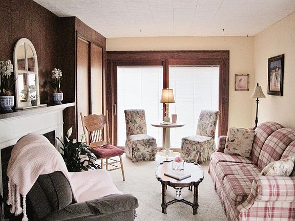 4th image of 1530 Hill Ave