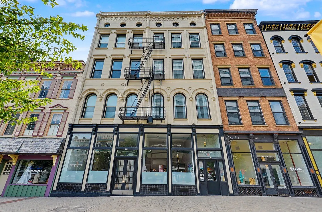 17 E Court St — Photo 1