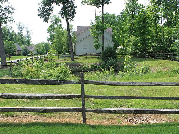 3rd image of 76 Buckeye Dr