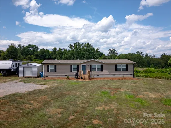 2090 Mesquite Ln, Newton, NC 28658