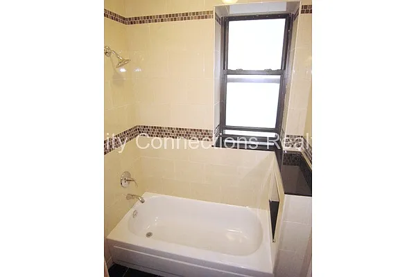 Rented by City Connections Realty | media 19