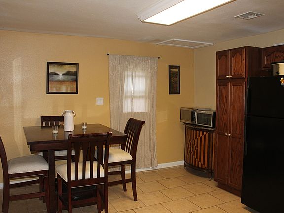 5th image of 124 Elaine Dr