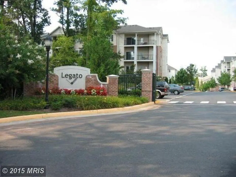 4415 Weatherington Ln Unit 302 photo 1