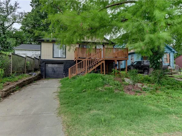 6120 Elmwood Ave, Kansas City, MO 64130