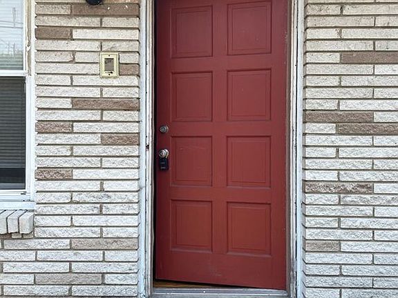 2nd image of 3124 Moorewood Dr