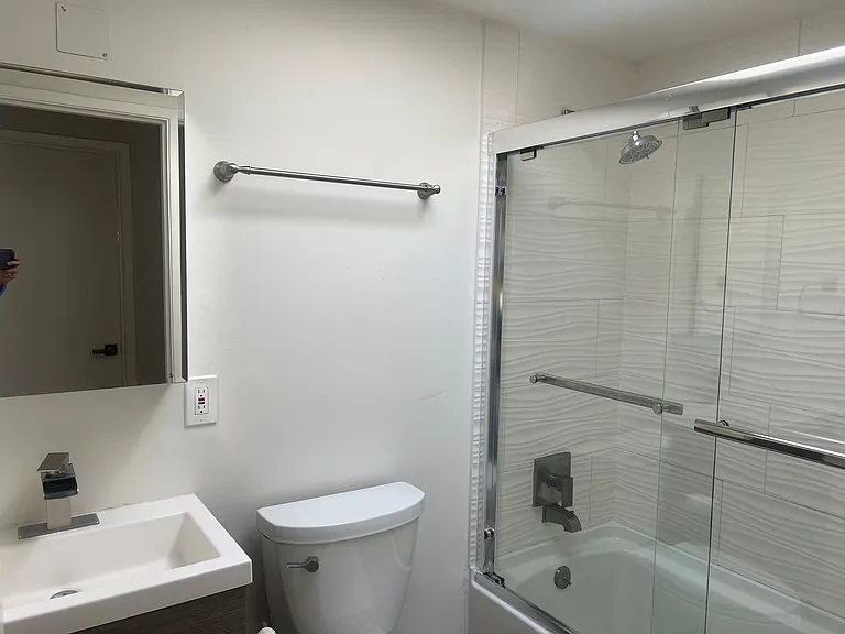 347 Hawthorne St — Photo 7